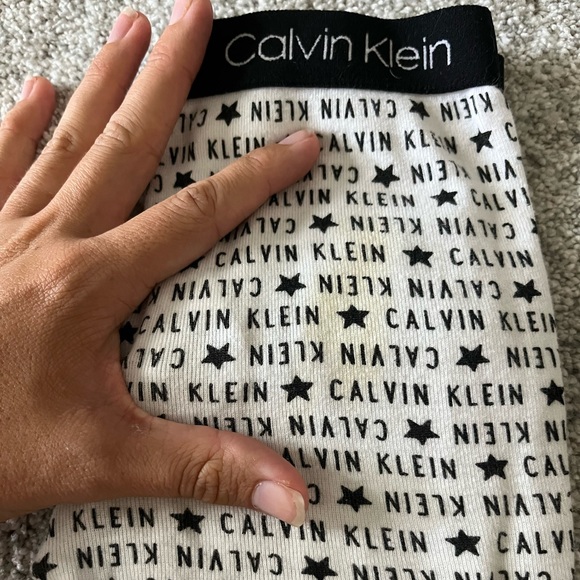 Set of 2 Calvin Klein pajama pants 9-12 months - Picture 6 of 6